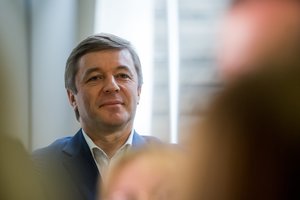 R. Karbauskio žinią net bendražygiai pasitiko skirtingai: reikės ir daugiau galvų iš Seimo?