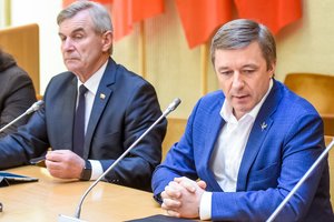 Politiniai priešai ir draugai laužo galvas dėl R. Karbauskio dviprasmiško pareiškimo