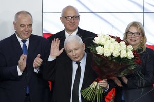 Oficialūs rezultatai: Lenkijos valdančioji partija užsitikrino absoliučią daugumą Seime