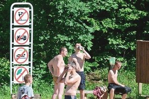 Seimas kol kas nešvelnina prekybos alkoholiu paplūdimiuose