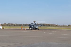 Iš Latvijos į Lietuvą kariškiai atskraidino gyvybiškai svarbų krovinį