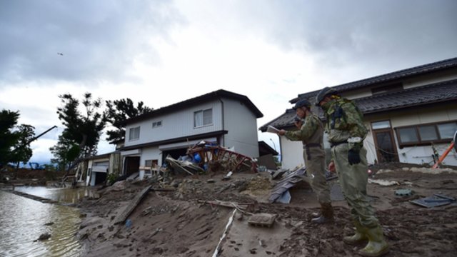 Japonai skaičiuoja galingo taifūno pasiglemžtas aukas