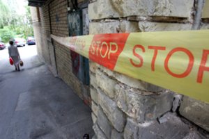 Avarinės būklės name gyvenantys kauniečiai prašo savivaldybės pagalbos