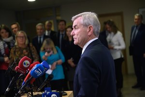 Seimo pirmininko kėdę išsaugojęs V. Pranckietis ironizavo: R. Karbauskis turbūt ir vėl laimėjo