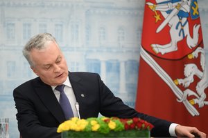 Gitanas Nausėda toliau kratosi „savos partijos“ 