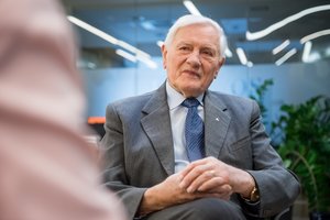 V. Adamkus įvertino V. Pranckiečio kėdės istoriją