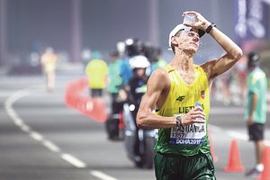 Planuoja mokytis iš klaidų: olimpinių žaidynių maratono ir ėjimo varžybas svarsto rengti ne Tokijuje