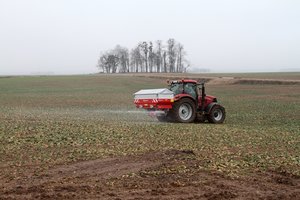 ŽŪM ir žemdirbių organizacijos pasirašė deklaraciją dėl glifosato naudojimo