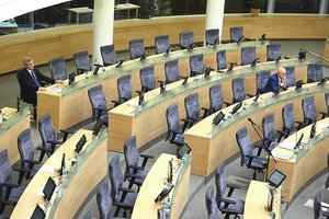 Karo su Viktoru Pranckiečiu fronte – smūgiai Ramūnui Karbauskiui