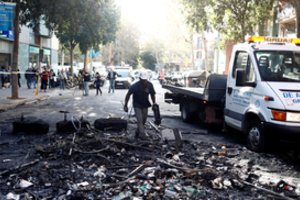 Po protestų nakties Katalonijoje – dešimtys sužeistųjų, gatvės atrodo kaip po karo