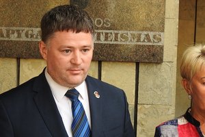 Teismas sumažino V. Titovui skirtą baudą už partizano vado paniekinimą