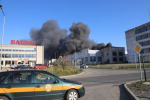 Ekologinė bomba tiksėjo dar prieš gaisrą Alytuje: aplinkosaugininkai aptiko pažeidimų