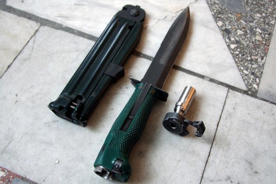 Peilis, kuris gali pavaišinti ir kulka