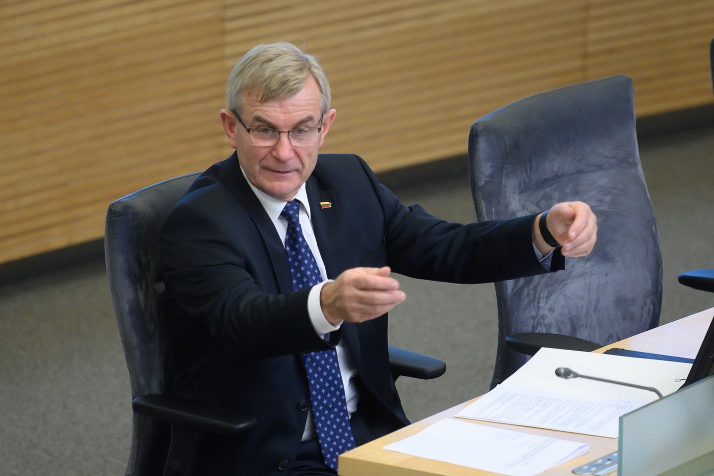 Neeilinis seimo posėdis dėl Viktoro Pranckiečio atleidimo iš seimo pirmininko pareigų<br>V.Skaraičio nuotr.