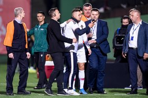 Kas mokės tūkstantinę baudą – LFF ar sirgalius?