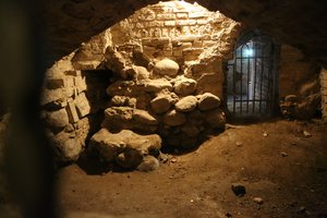 Lankytojams atveriami nauji Vilniaus katedros požemių maršrutai. Storuliams patariama neiti