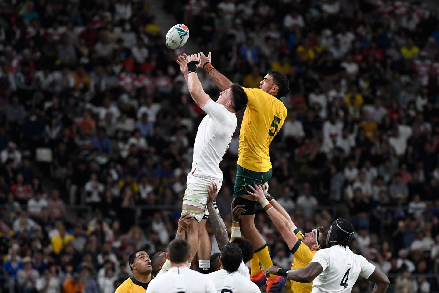  Anglijos regbio rinktinė įveikė Australiją.<br> AFP/Scanpix nuotr.
