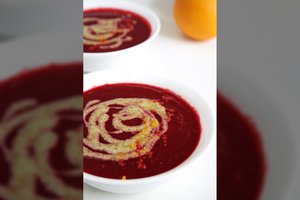 Trinta burokėlių sriuba su apelsinais, imbieru ir cinamonu