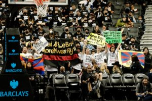 Per NBA rungtynes – žinutės dėl Honkongo ir Tibeto laisvės