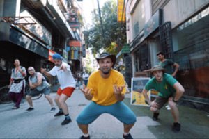 Išgirskite: „Antikvariniai Kašpirovskio dantys“ pristato tolimame krašte filmuotą vaidzo klipą