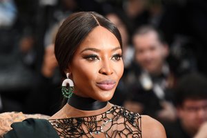  Naomi Campbell apie savo grožio paslaptį: „Laikausi dietos, rūkau ir vartoju alkoholį“