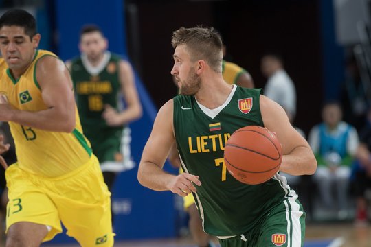  Lietuvos kariškių krepšinio rinktinė pasaulio žaidynėse Kinoje pralaimėjo Brazilijai<br> A.Pliadžio nuotr.