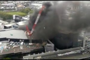 Naujosios Zelandijos Oklandą apgaubė didelio gaisro dūmai