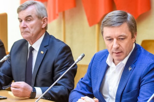 Seimo sostų karuose gėdingai pasirodė visi – gyventojai linki nurimti ir imtis darbų