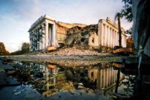 In memoriam rūmams: apie salės, kurioje tiek visko įvyko, griuvėsius