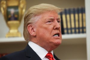 JAV prezidento apkaltos tyrimą vykdantys Atstovų Rūmai priėmė rinkimų saugumo įstatymą