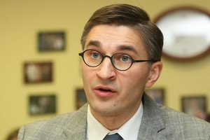 Prezidento patarėjas ragina neimportuoti dujų iš Rusijos per Klaipėdos terminalą