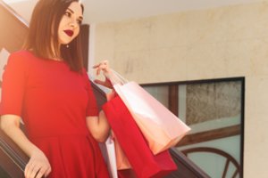 Pamatė, kaip žinoma mamytė elgėsi parduotuvėje: „Pagailo vaiko“