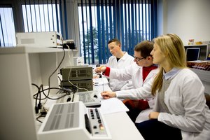 Lietuviai studentai kviečiami registruotis į CERN mokyklą Kaune