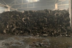 Iš gaisravietės Alytuje pavojingas atliekas išveš skubos tvarka