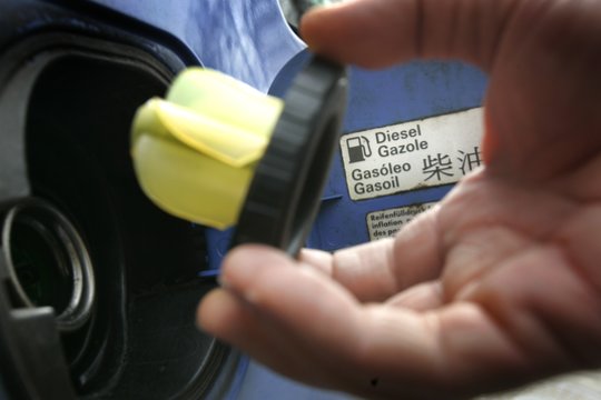 Siūlo palikti didesnę lengvatą žemdirbių dyzelinui