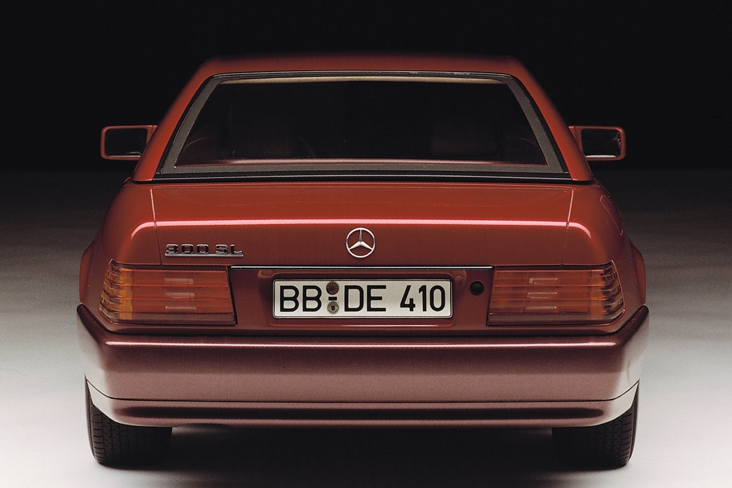  „Mercedes-Benz 300SL“ (1989 m.).<br> Gamintojo nuotr.