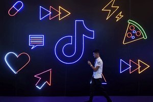 JAV senatoriai prašo tirti programėlę „TikTok“ dėl grėsmių nacionaliniam saugumui