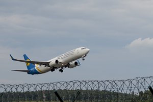 Ukrainos avialinijos retina skrydžių tinklą: yra svarbių žinių ir lietuviams