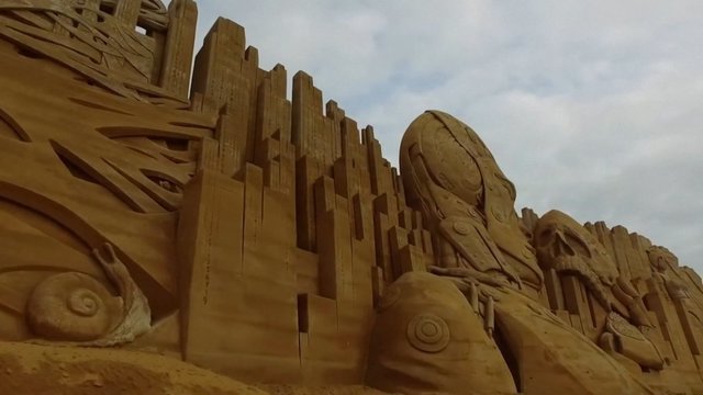 Įspūdingas 40 menininkų darbas įamžintas smėlio skulptūromis