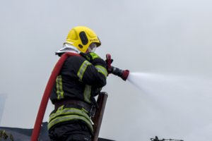 Po gaisro Alytuje prabilo apie ugniagesių problemas: tai ne tik atlyginimai