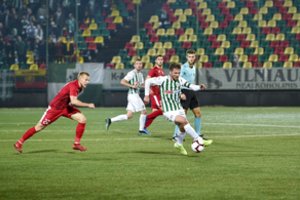 Laimėjusi „Sūduva“ nutolo 10 taškų, o „Žalgirio“ įvartį atšaukė teisėjai iš Šiaurės Airijos