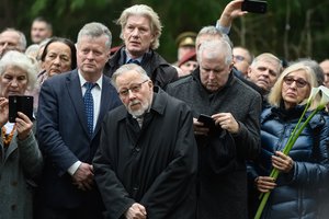 V. Landsbergis apie įpareigojimą prie A. Kraujelio-Siaubūno kapo: priešas nestygsta, bet Lietuva bus