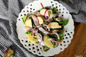  Silkės ir bulvių salotos: lengva, greita ir skanu