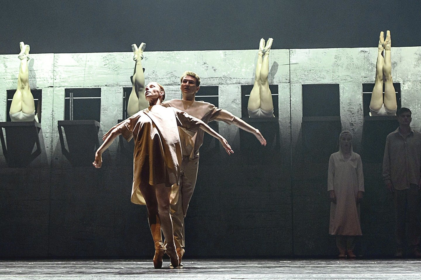 LNOBT išskirtinio žanro spektaklį „Amžinybė ir viena diena“ pastatė garsusis Izraelio choreografas I.Galili.<br>M.Aleksos nuotr.