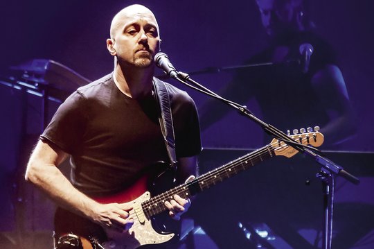 „Pink Floyd“ dainas atliekantis D. Darlingtonas: „Bet kas gali atlikti bet kieno muziką“