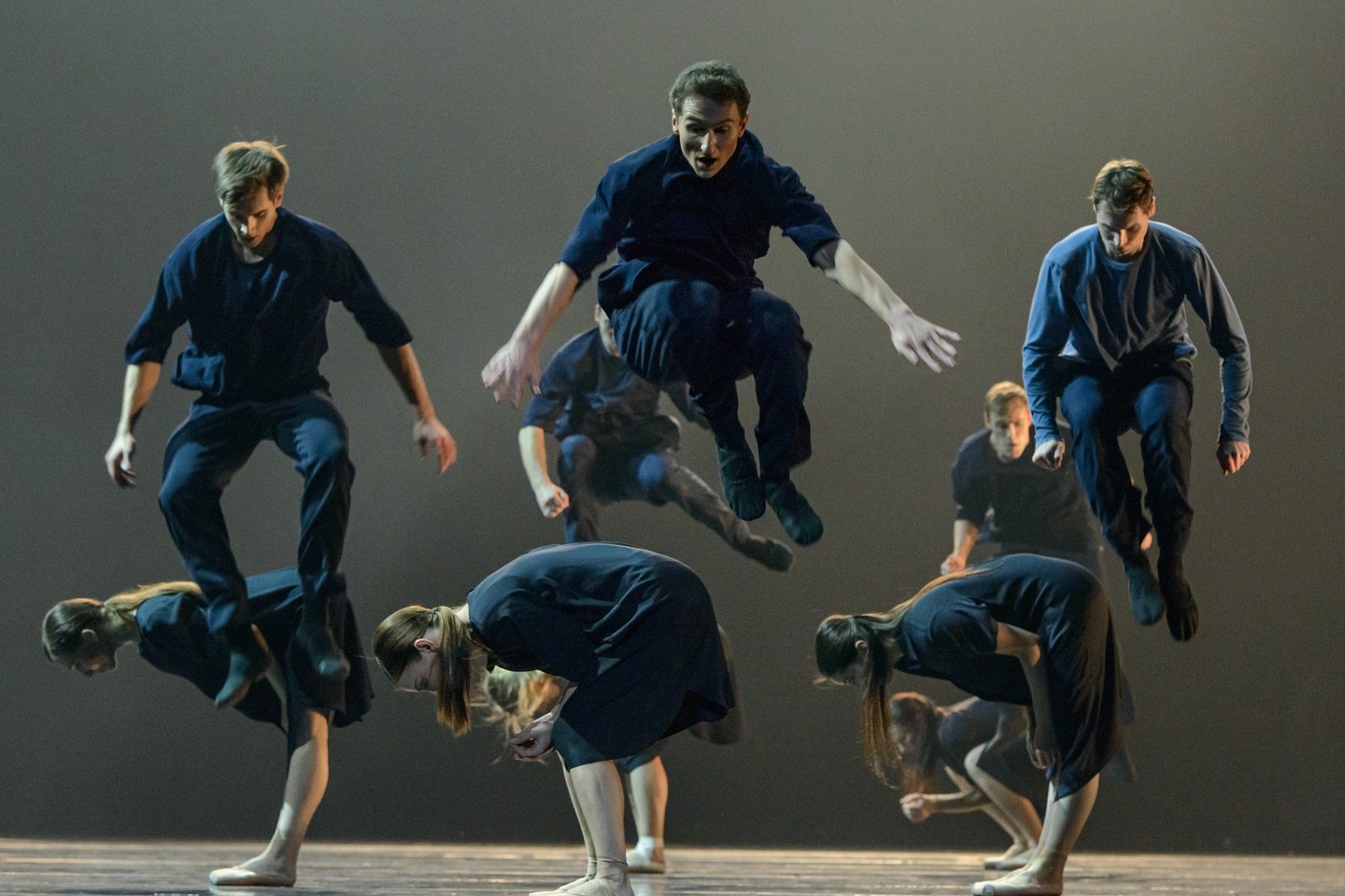 LNOBT išskirtinio žanro spektaklį „Amžinybė ir viena diena“ pastatė garsusis Izraelio choreografas I.Galili.<br>M.Aleksos nuotr.