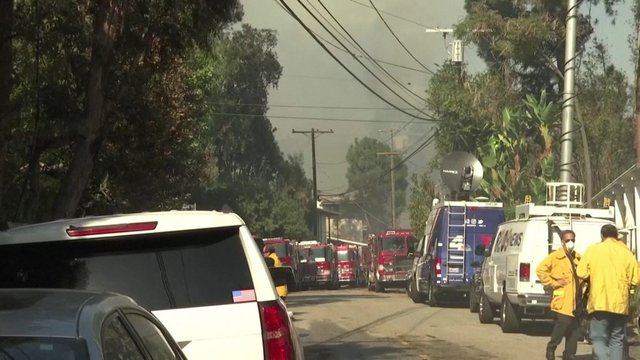 Kalifornijoje siaučiantys miškų gaisrai palietė ir įžymybes