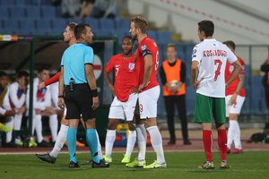 Bulgarija nubausta už rasistiškai anglus užgauliojusių sirgalių veiksmus