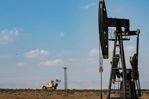 Iranas ir Rusija sukritikavo JAV planus saugoti Sirijos naftos telkinius