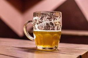 Vyriausybė: savivaldybės galėtų reguliuoti prekybą alkoholiu